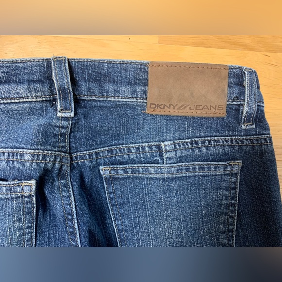DKNY Women’s Jeans Size 2 Good Condition - Picture 4 of 6